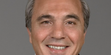 Addio al presidente della Fiorentina, Rocco Commisso