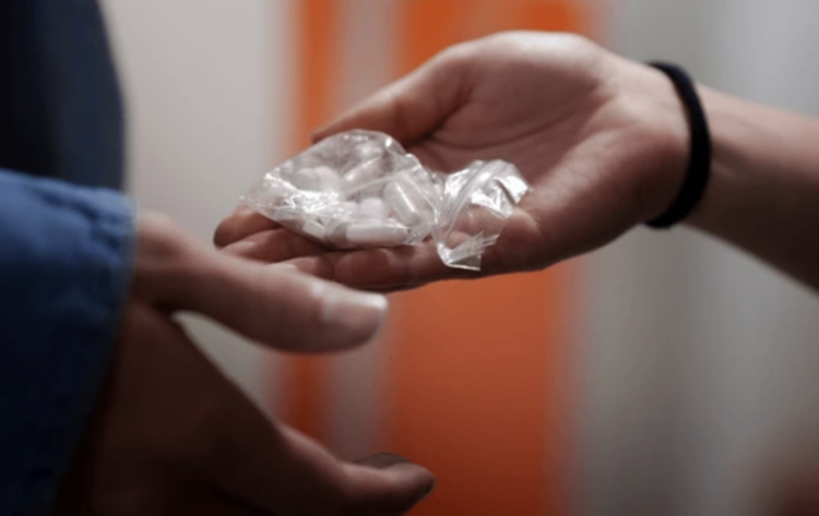 Vittoria, a 15 anni già spacciatore: arrestato uno studente