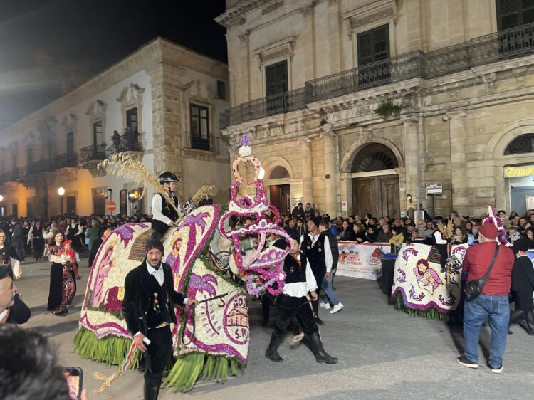 Scicli, la cavalcata di San Giuseppe anticipata di una settimana per il referendum