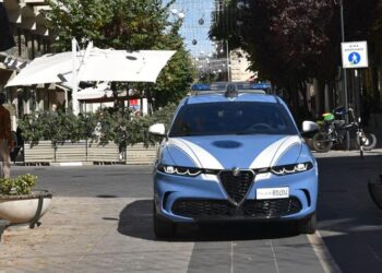 Ragusa, nell’auto droga e un’arma pronta a sparare: arrestato 18enne catanese