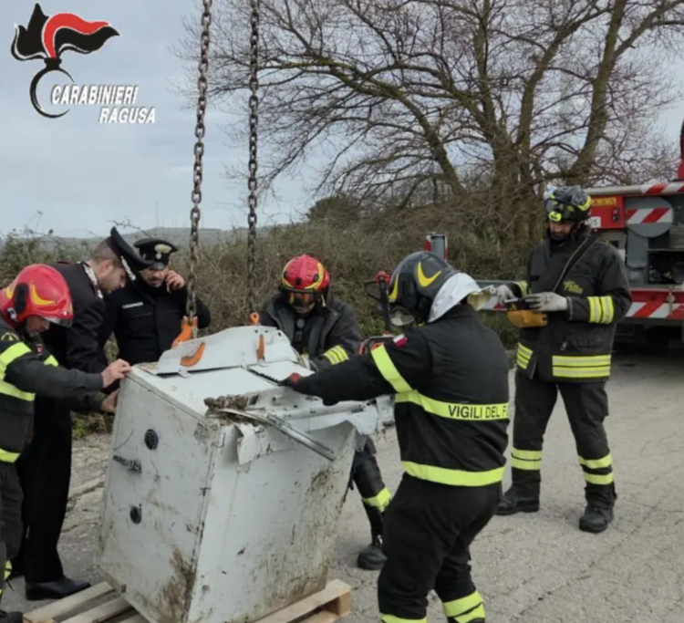 Colpo al bancomat di Giarratana, ritrovata la cassaforte con i soldi ancora dentro