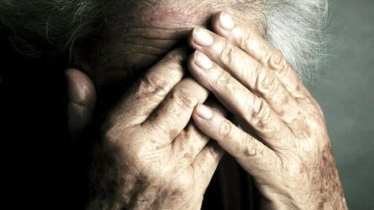 Ragusa, botte alla madre per la droga: arrestato 34enne