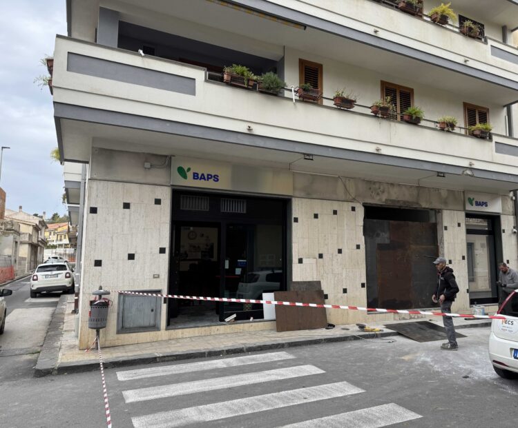 Colpo al bancomat di Giarratana, la Baps assicura: “Filiale riaperta già da lunedì mattina”