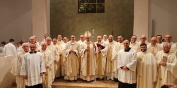 Ragusa, un intero quartiere in festa dopo la dedicazione dell’altare e la conclusione del restauro della chiesa del Sacro Cuore