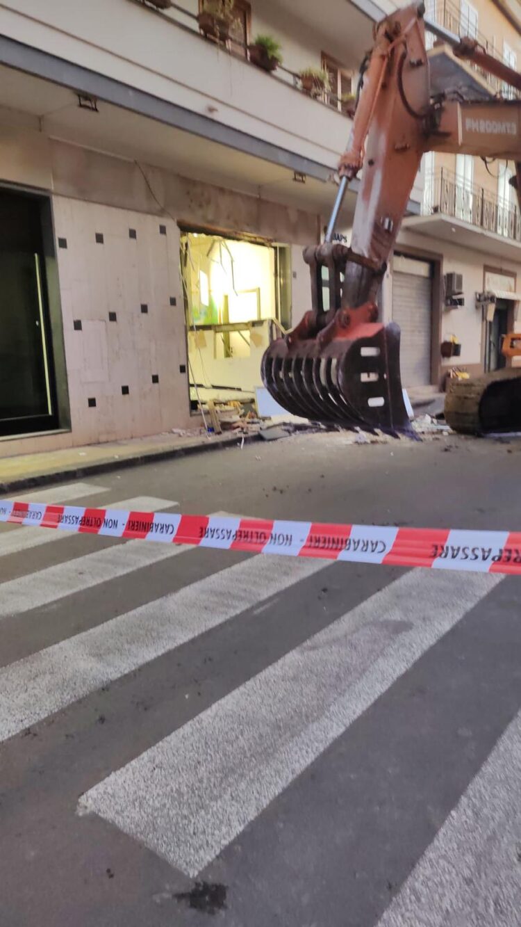 Il colpo al bancomat di Giarratana, l’amministrazione comunale chiede più sicurezza