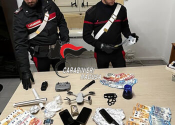 Ragusa, a casa droga in quantità utilizzata per lo spaccio: un fermo e due arresti