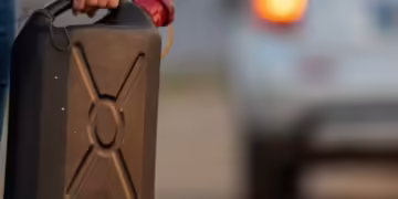 Modica, tentò di incendiare gli uffici del Comune. La difesa: “Era in un momento critico”