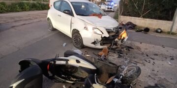 Scontro auto moto sulla Vittoria-Scoglitti, due feriti: grave una donna