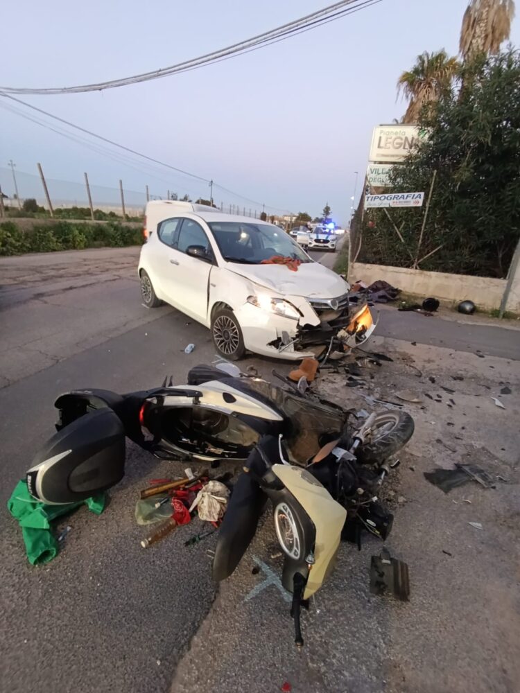 Scontro auto moto sulla Vittoria-Scoglitti, due feriti: grave una donna