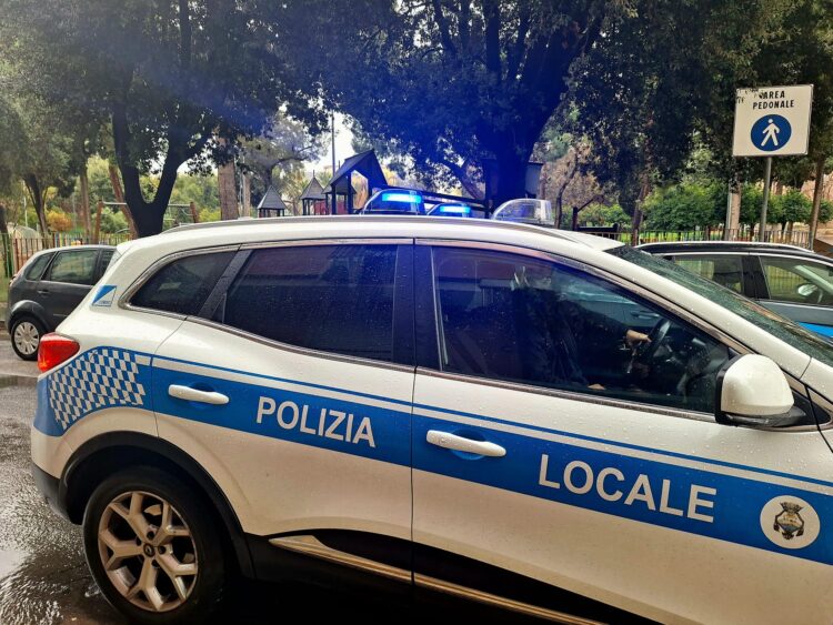 Abbandonavano rifiuti, denunciati a Comiso quattro cittadini di differenti nazionalità