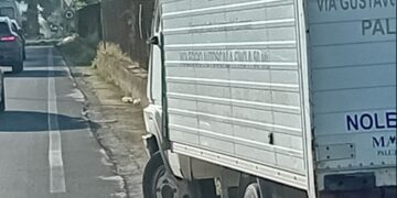 Acate, ritrovato il camion utilizzato dai banditi che hanno assaltato i bancomat dell’Unicredit