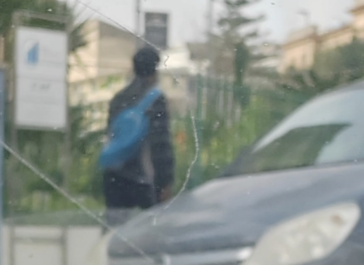 Processato il bangladese che brandiva il coltello da cucina per le vie di Ragusa