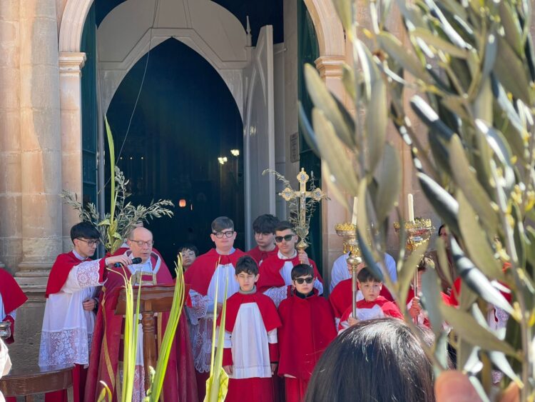 Ragusa, la benedizione delle palme e dei ramoscelli d’ulivo questa mattina al Giardino ibleo