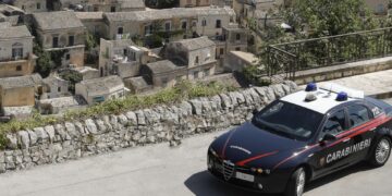 Pozzallo, minore circuita con la tecnica del finto carabiniere: 33enne etneo ai domiciliari