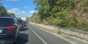 Traffico e rallentamenti sulla Modica-Pozzallo, in corso lavori di ripavimentazione