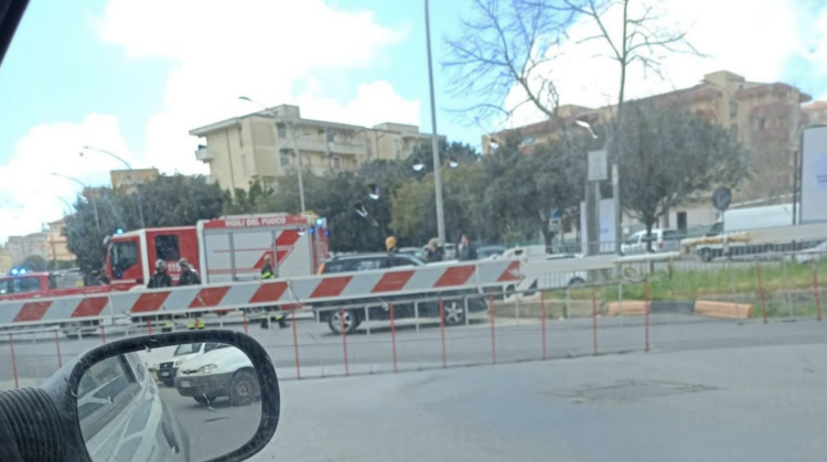 Ragusa, auto nel passaggio a livello di via Paestum: ci risiamo