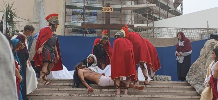 Tutto pronto per la Via Crucis vivente della parrocchia del Sacro Cuore di Gesù a Ragusa