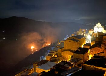 Monterosso Almo, domato l’incendio che aveva fatto preoccupare i residenti