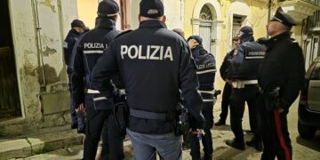 Controlli interforze in centro storico a Ragusa, espulsi 19 migranti irregolari