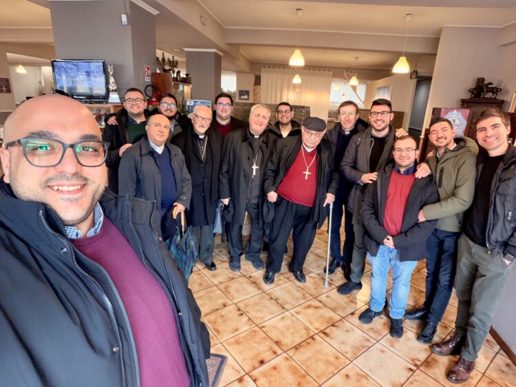 I seminaristi di Ragusa in visita al vescovo emerito Paolo Urso