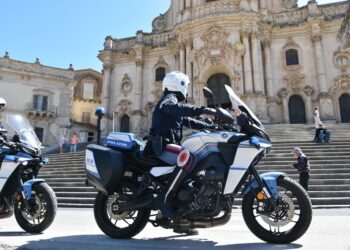 Modica, denunciati tre romeni: avevano con loro arnesi atti allo scasso