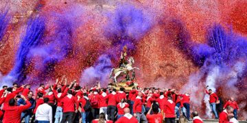 La festa di San Giorgio a Modica e l’intervento del vescovo Rumeo: “Non è più una processione, ma un corteo”