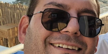 L’ultimo addio ad Alessandro, a Ispica una folla commossa di parenti e amici alle esequie funebri di oggi