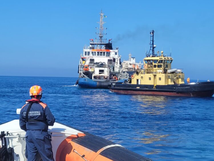 Sversamento di combustibile al largo di Pozzallo, ma era solo una esercitazione antinquinamento