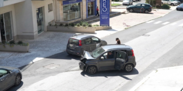 Modica, grave incidente stradale: auto fuori controllo investe un pedone