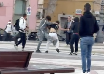 Rissa a Vittoria nel giorno di Pasquetta, tensione a piazza del Popolo