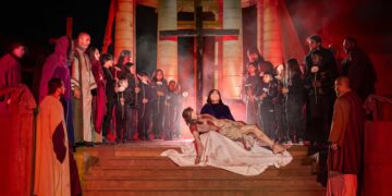 Vittoria e il Dramma sacro, partecipazione imponente