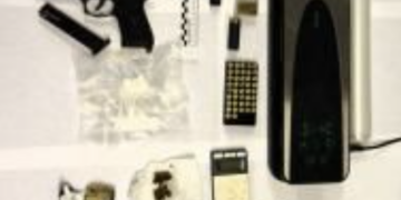 Ragusa, la Mobile arresta un ventenne per spaccio e detenzione di armi
