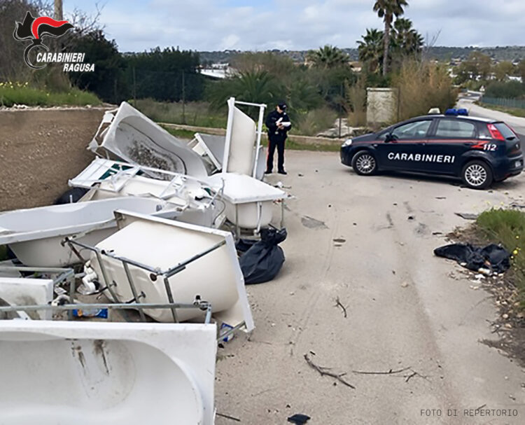 Ragusa, discarica abusiva a Bettafilava: due denunciati