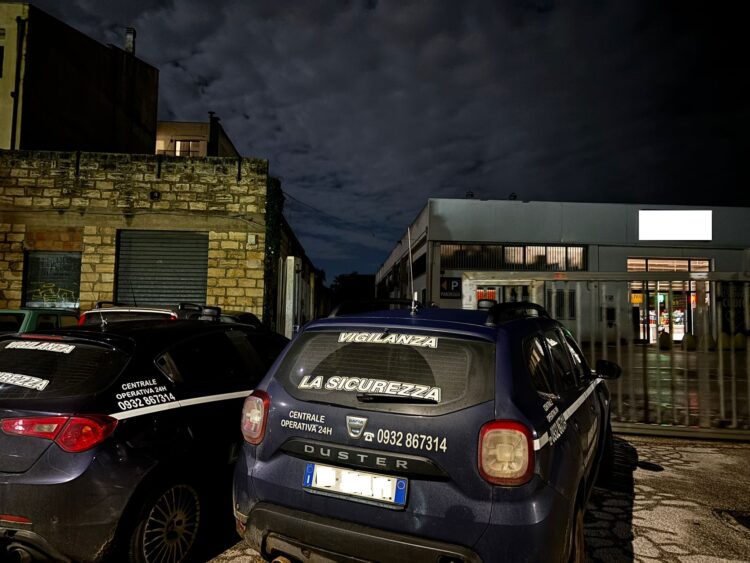 Vittoria, assalto a un supermercato nella notte