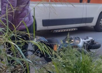 Modica, scontro tra auto e scooter: ferito un centauro