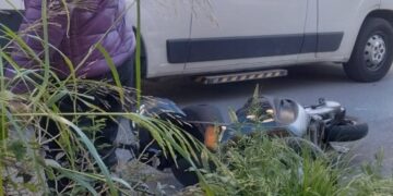 Modica, scontro tra auto e scooter: ferito un centauro