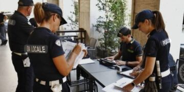 Controlli al mercato settimanale di Vittoria: sequestrati 50 chili di merce deperibile