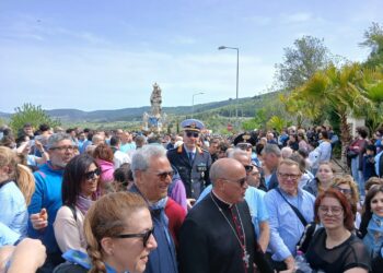 Chiaramonte e la salita della Madonna di Gulfi, anche il vescovo La Placa tra i devoti