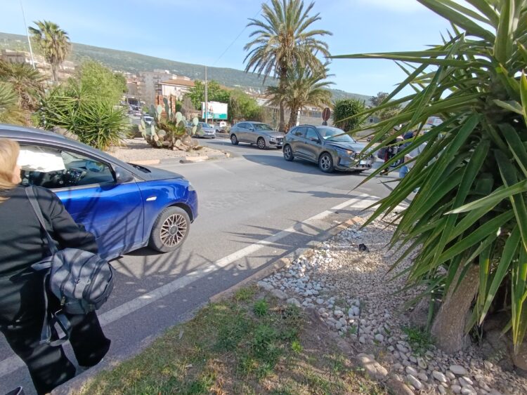 Comiso, perde il controllo dell’auto: donna ferita