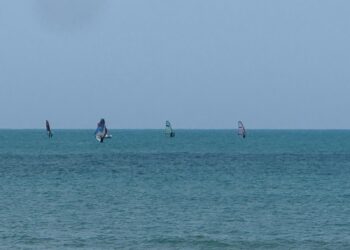 Marina di Ragusa, in fase di svolgimento i campionati nazionali di slalom pinna e foil