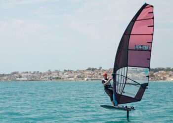 Arturo Schininà vola con la sua tavola, il giovane ragusano conquista il primo posto ai campionati nazionali Aicw