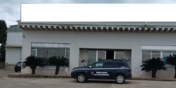 Comiso, presa di mira un’azienda siderurgica: ladri messi in fuga