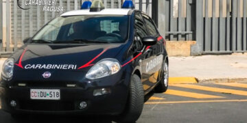 Pozzallo, minorenni trovati con droga e coltelli: denunciati per spaccio