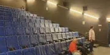 Grave episodio di vandalismo al cinema Madison di Ragusa, la proprietà medita la chiusura