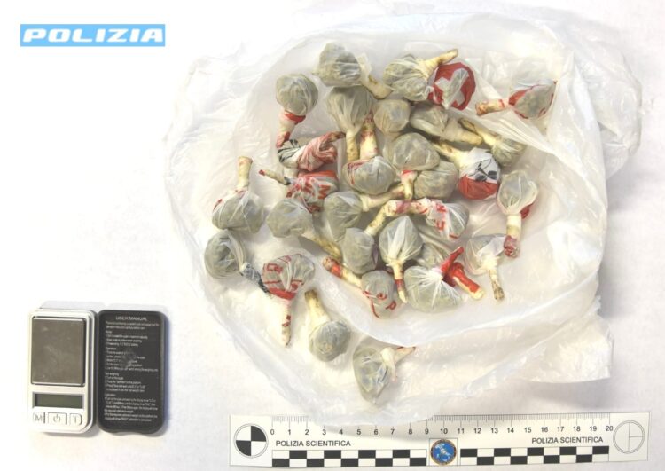 Ragusa, arrestato un 22enne per spaccio di droga