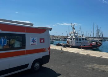 Pozzallo, evacuato marittimo colpito da malore. Era su un mercantile al largo