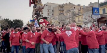 San Giorgio a Modica, la festa e le polemiche: ora la mano tesa dei portatori al vescovo di Noto