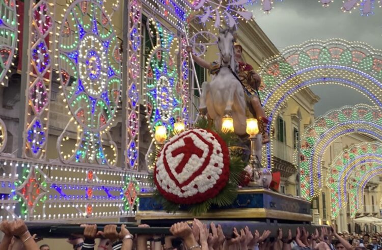 Ragusa e la festa di San Giorgio, domenica la nuova iniziativa “Arrusti e mancia”