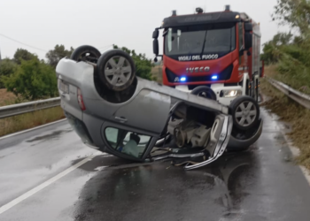 Vittoria-Gela, perde il controllo dell’auto che si ribalta più volte su stessa: ferito il conducente