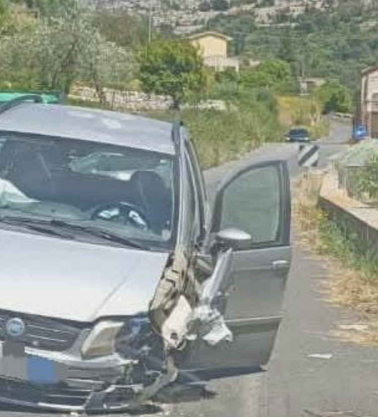 Incidente stradale autonomo sulla Scicli-Modica, ferita una donna